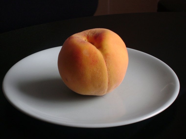 Странный персик