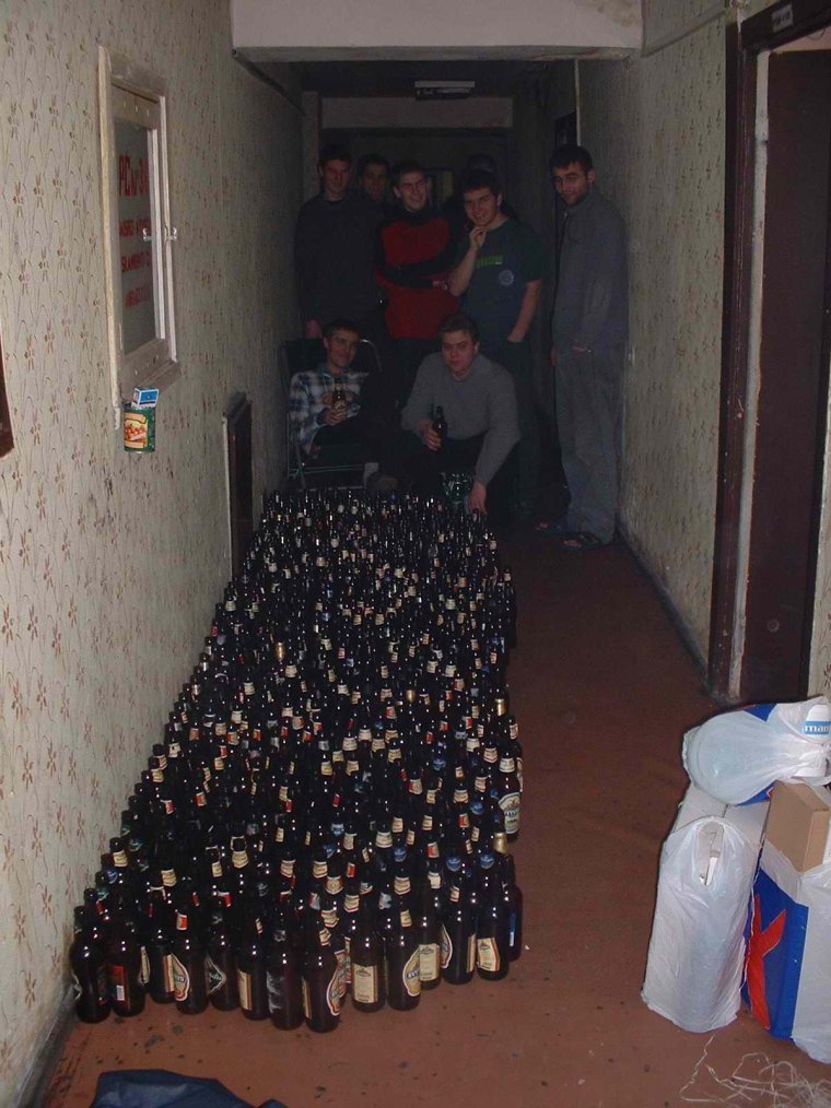 Сдавать бутылки прикол