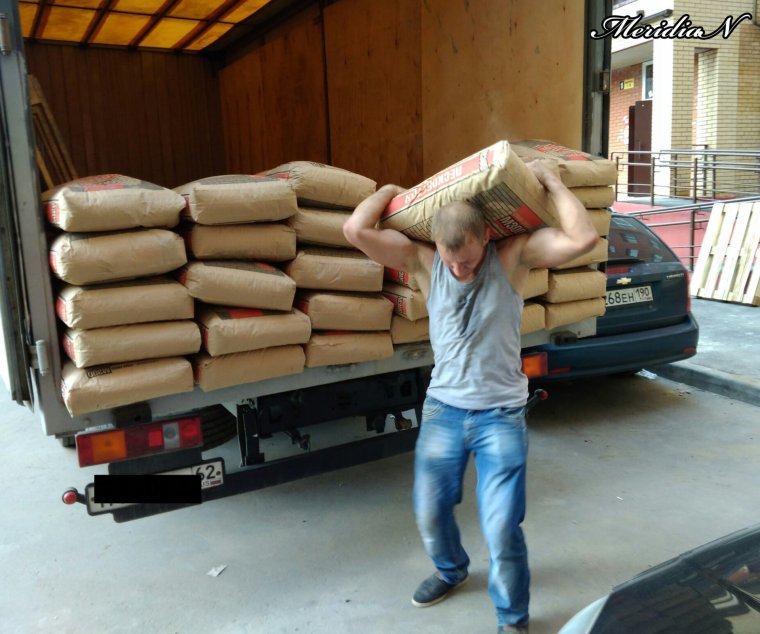 Грузчики девчонки