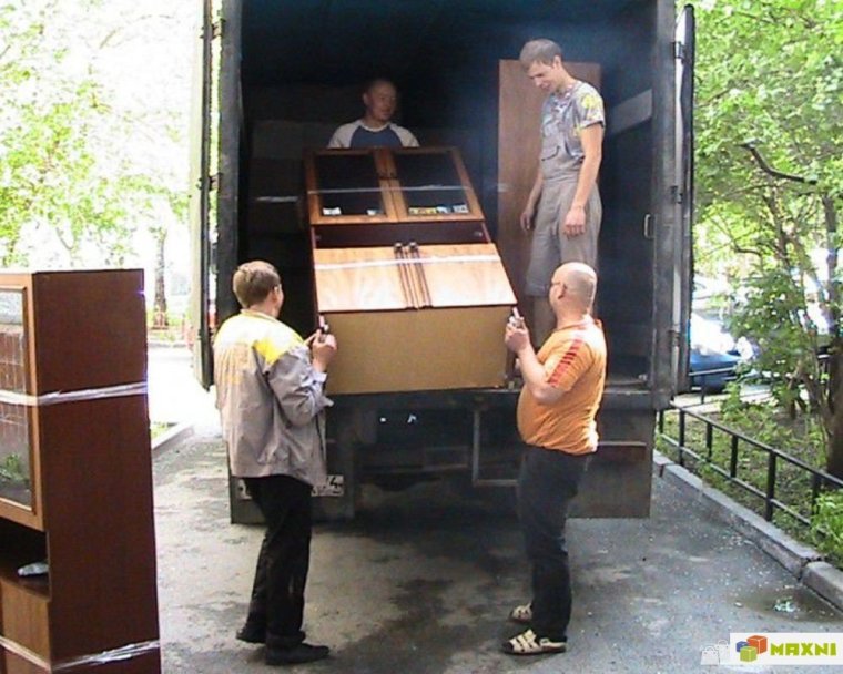 Коллектив грузчиков