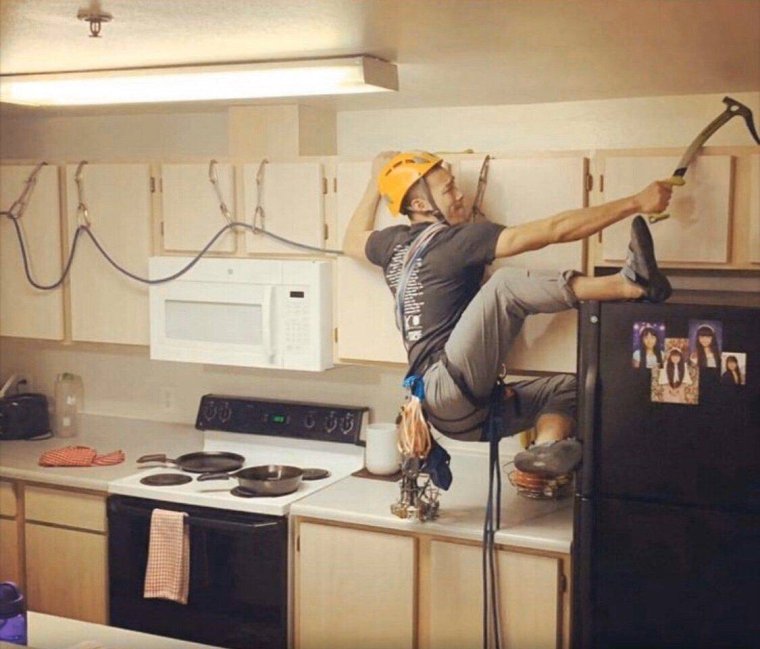 Криво собранная мебель