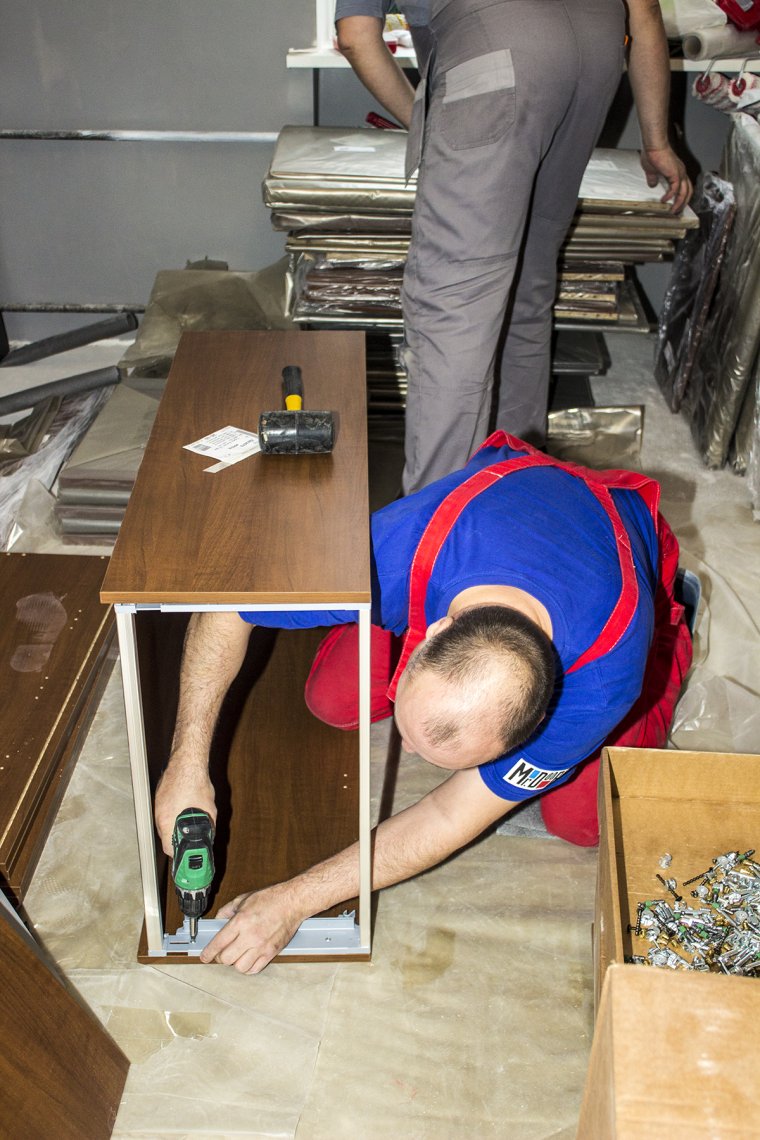 Криворукие сборщики мебели