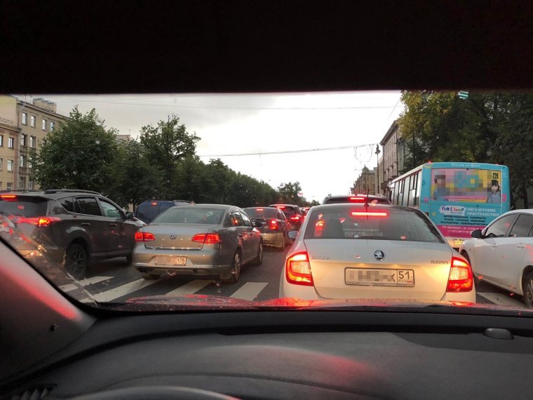 Стою в пробке