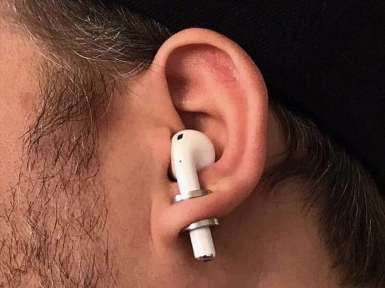 Apple AIRPODS Pro на человеке