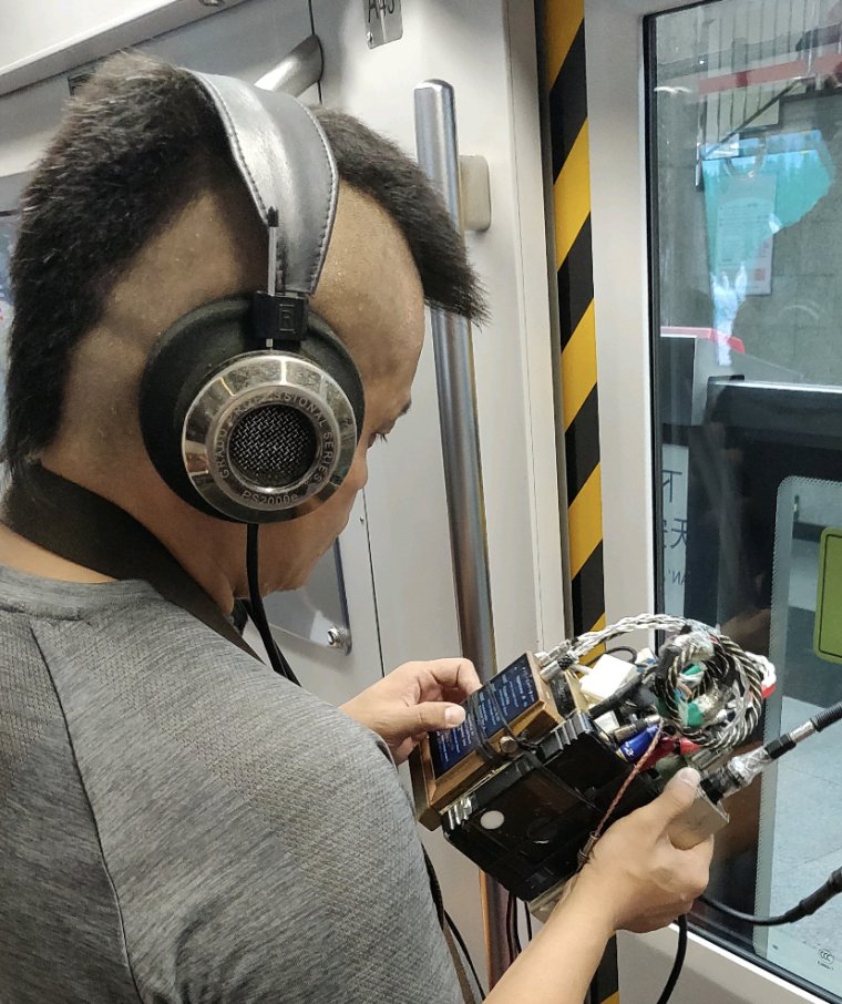 Наушники прикол