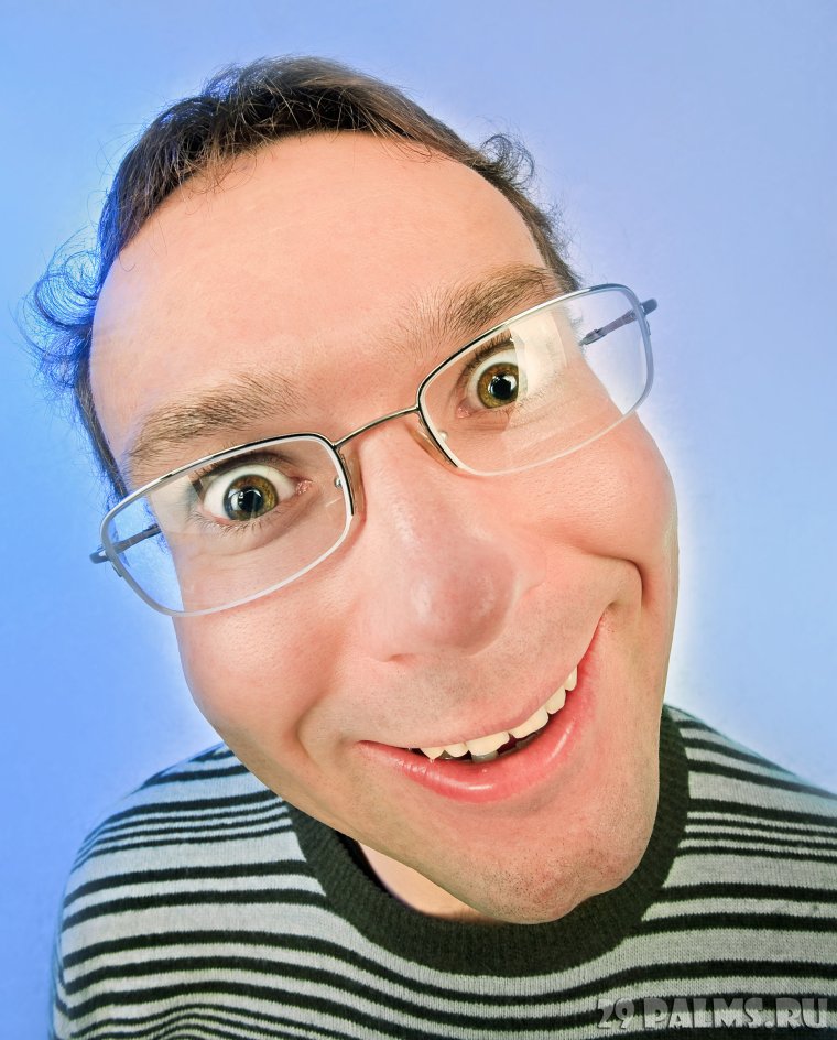 Смешное лицо в очках