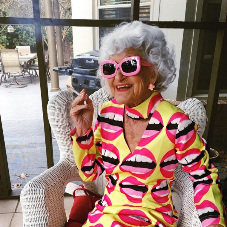 Старуха прикол