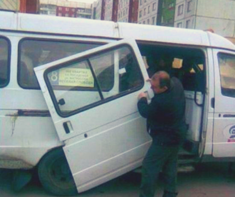 Смешной микроавтобус