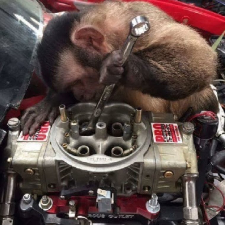 Смешной автослесарь