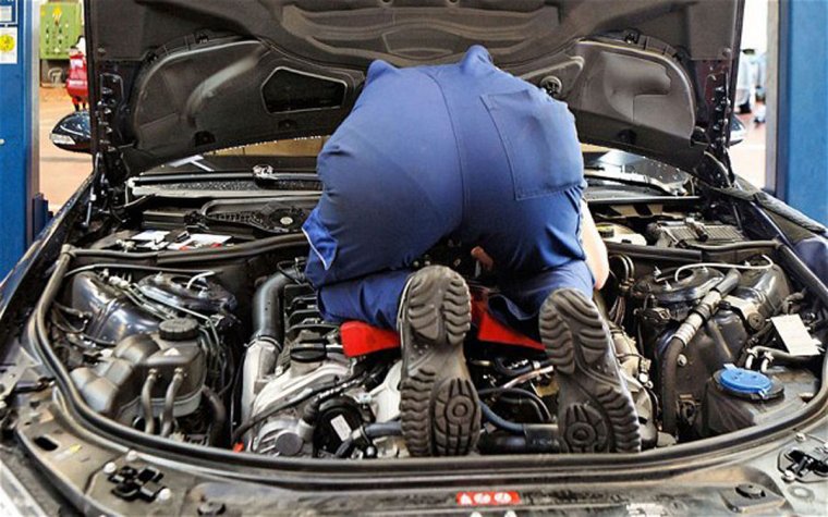 Смешной автомеханик