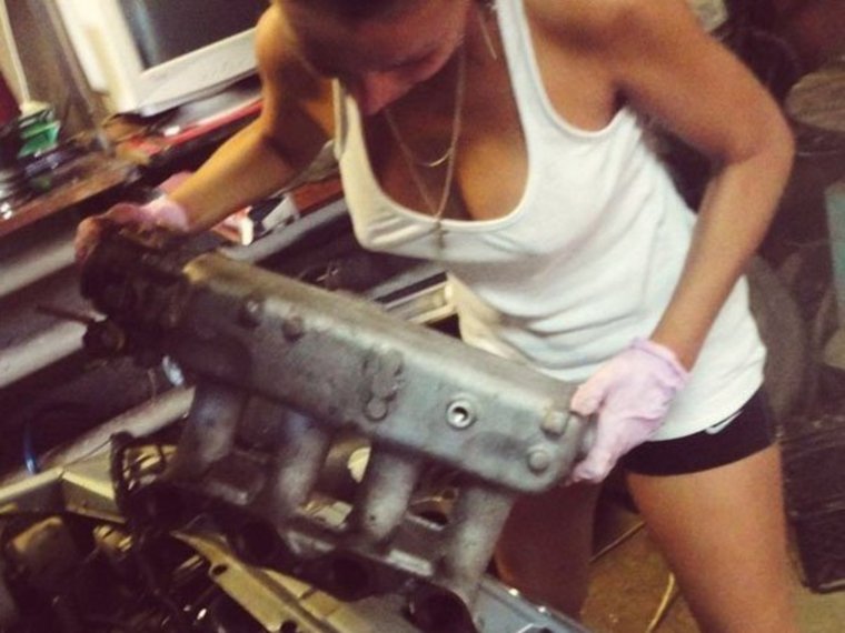 Вывалились яйца из штанов