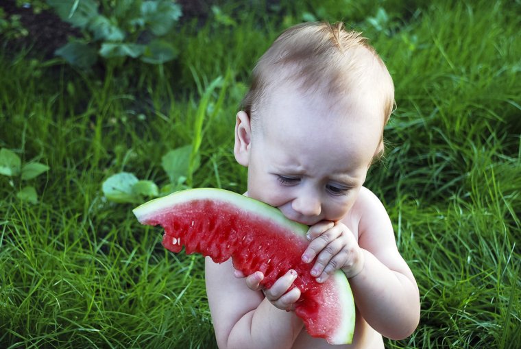 CJ С арбузом