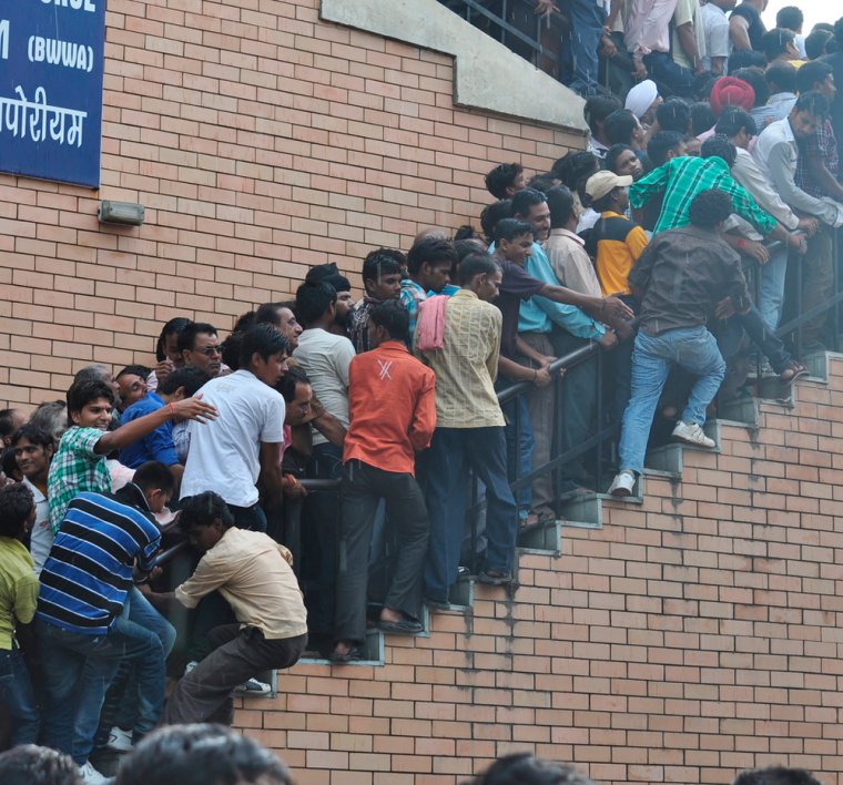 Мужчины, в очередь!