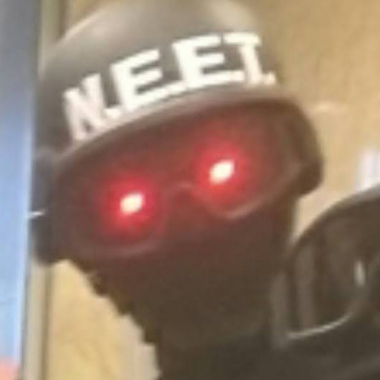 Спецназовец с красными глазами