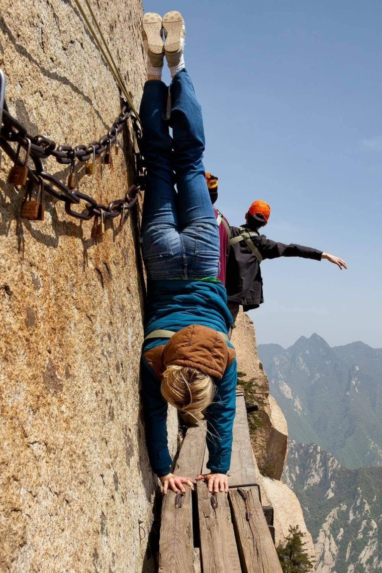 Гора Хуашань тропа смерти несчастные