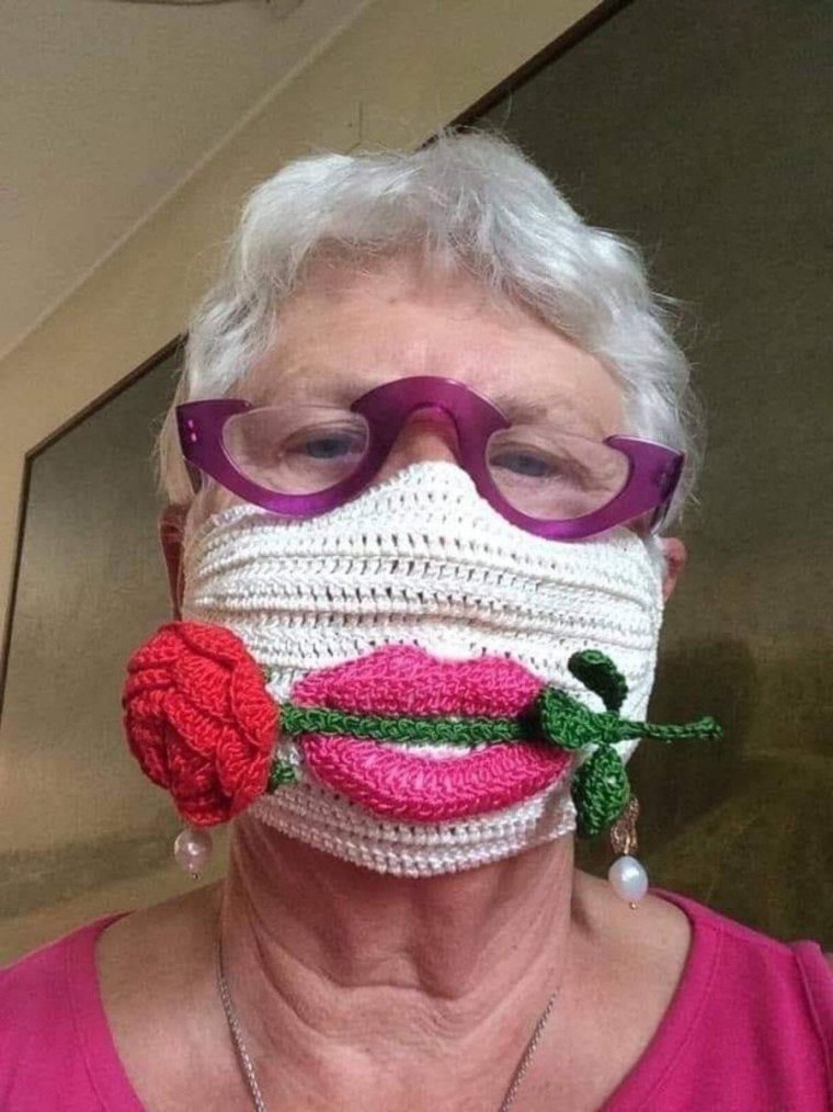 Вязаная маска