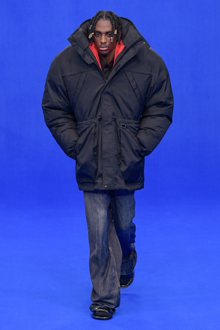 Баленсиага пуховики 2020