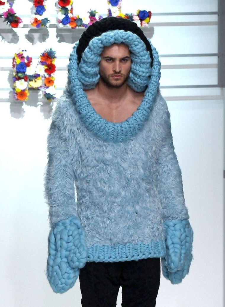 Странные свитера