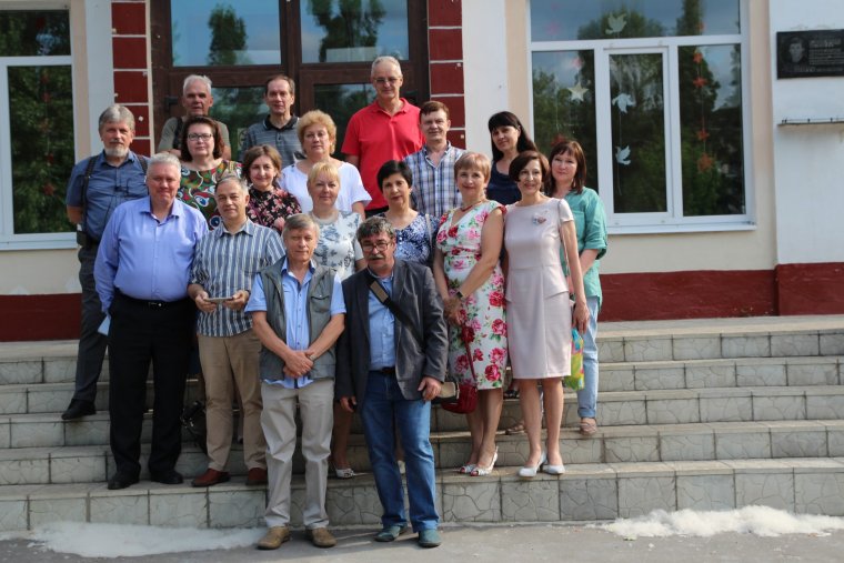 Одноклассники в школе