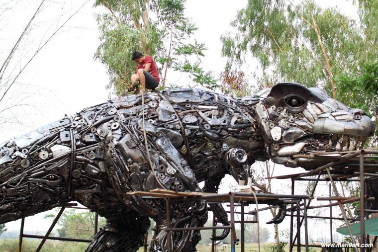 Из металлолома