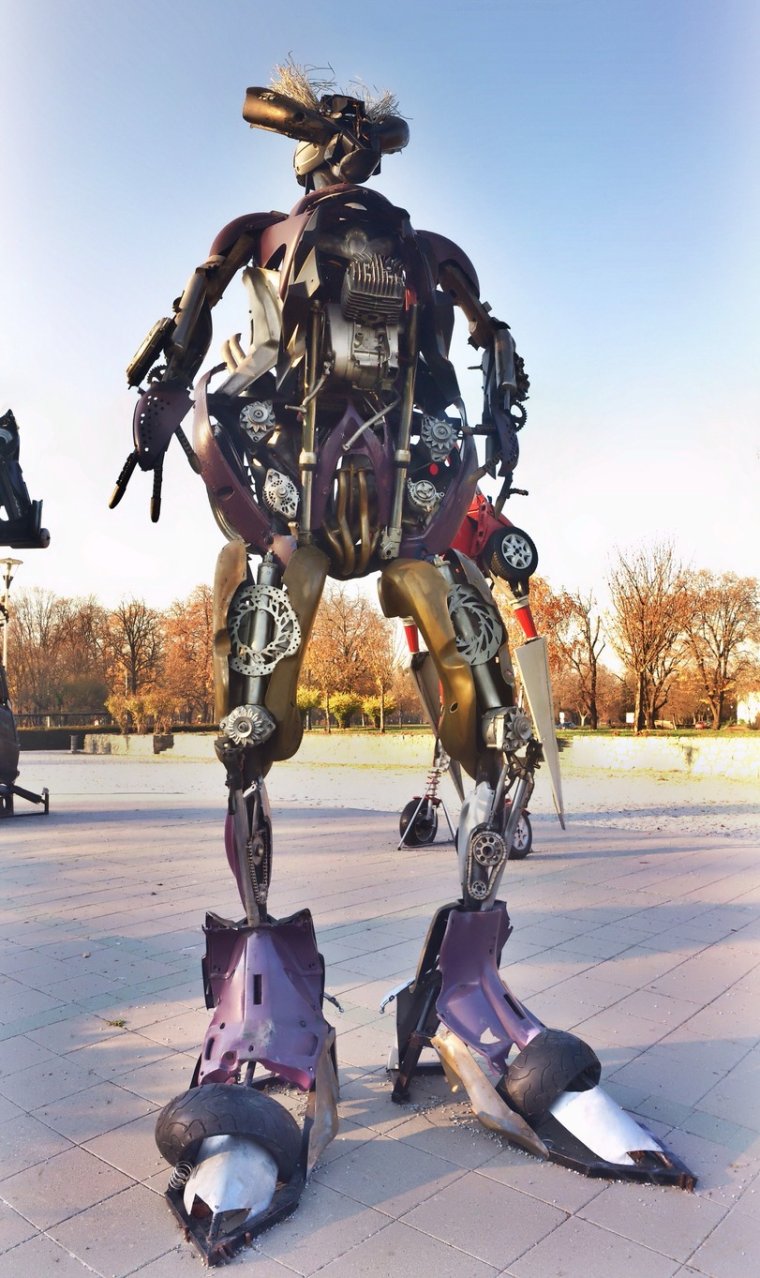 Кенгуру из металлолома