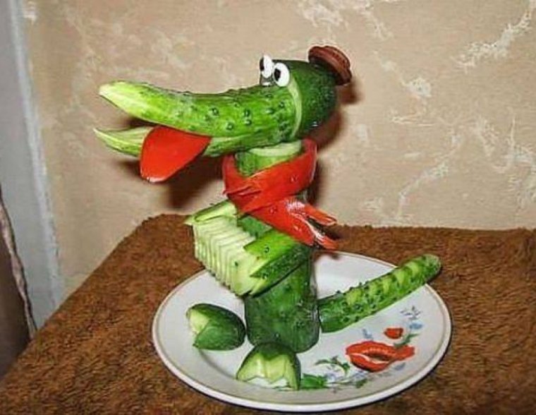 Крокодил Гена из огурцов