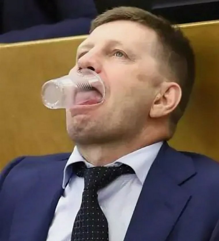 Фургал депутат со стаканчиком