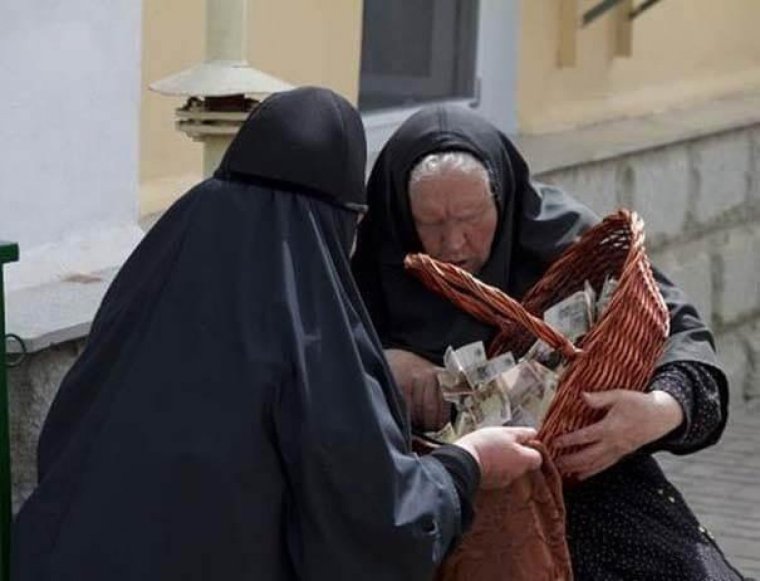 Священники и деньги