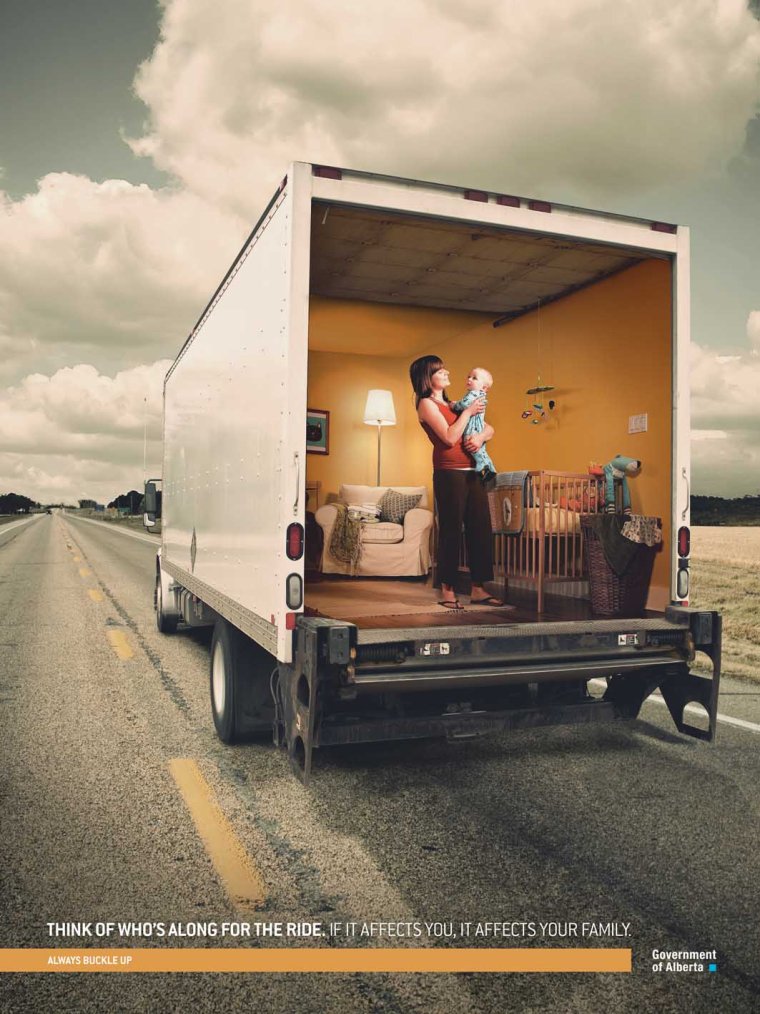 Креативная реклама грузоперевозки