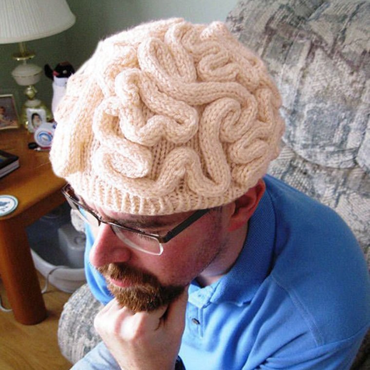 Креативная шапка