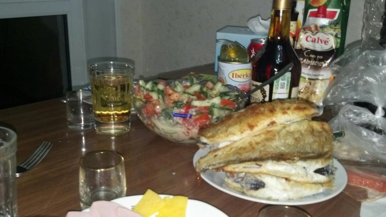 Картошка в мундире с селедкой и водочку