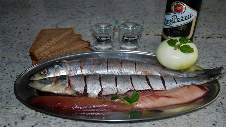 Солёная селёдка в домашних