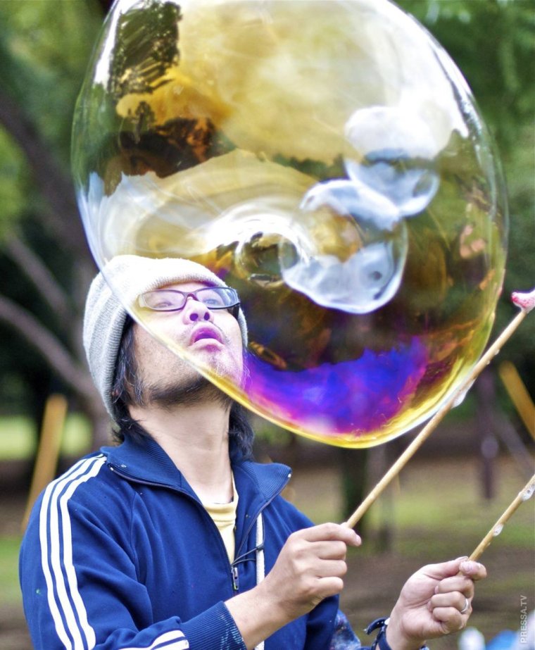 Гигантские мыльные пузыри
