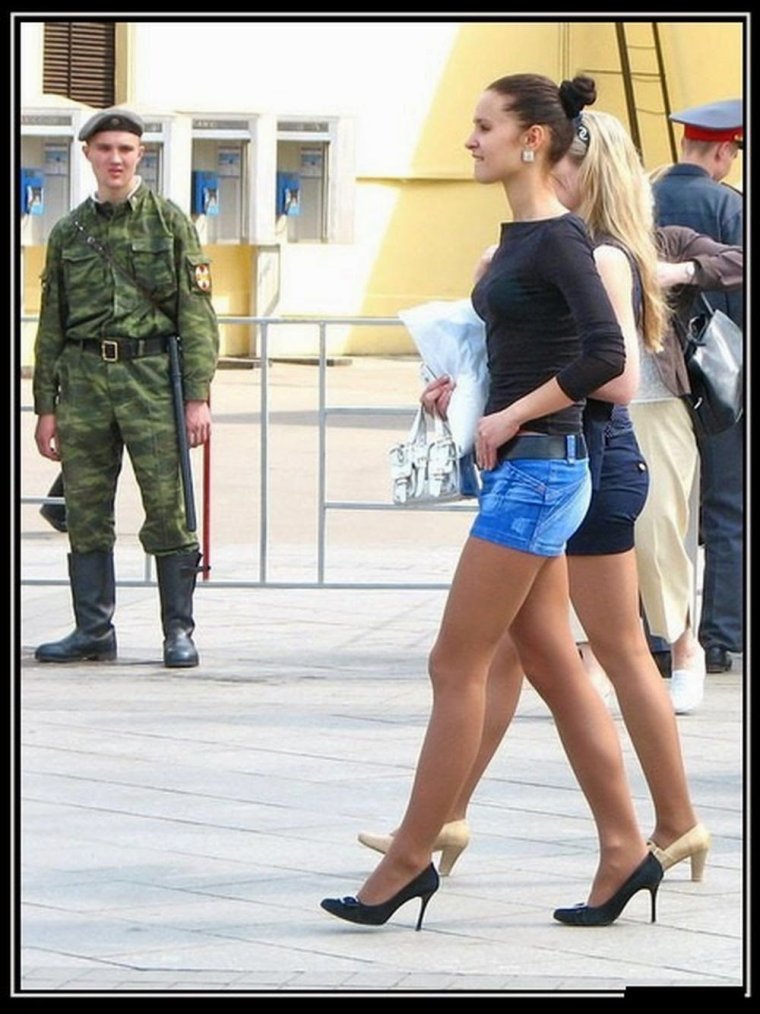 Забавные девушки в армии