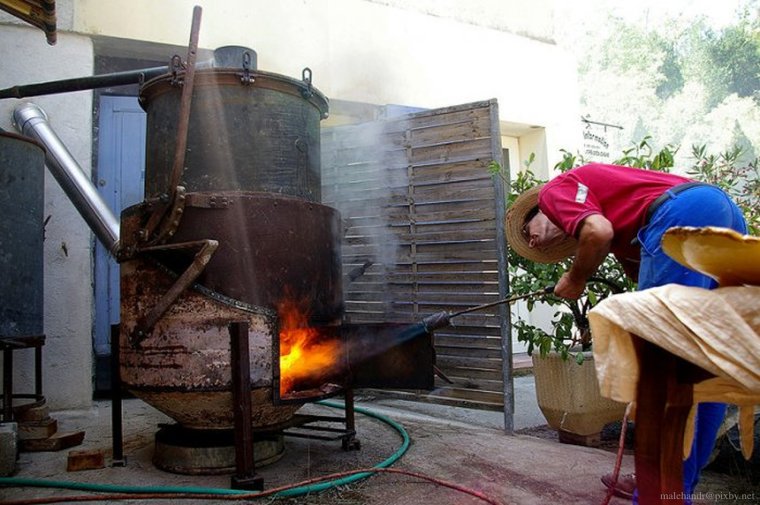 Самогонный аппарат на дровах
