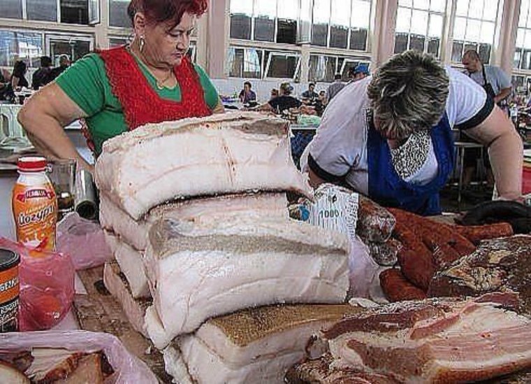 Сало на рынке