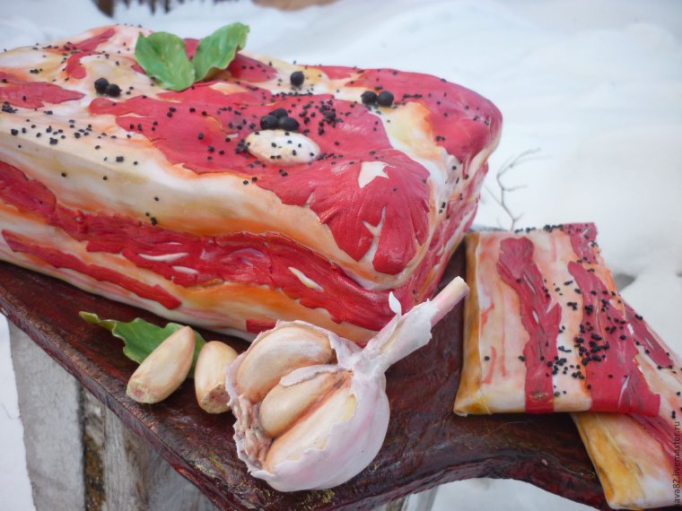 Платье из бекона