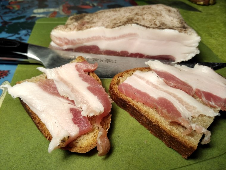 Сало с водкой