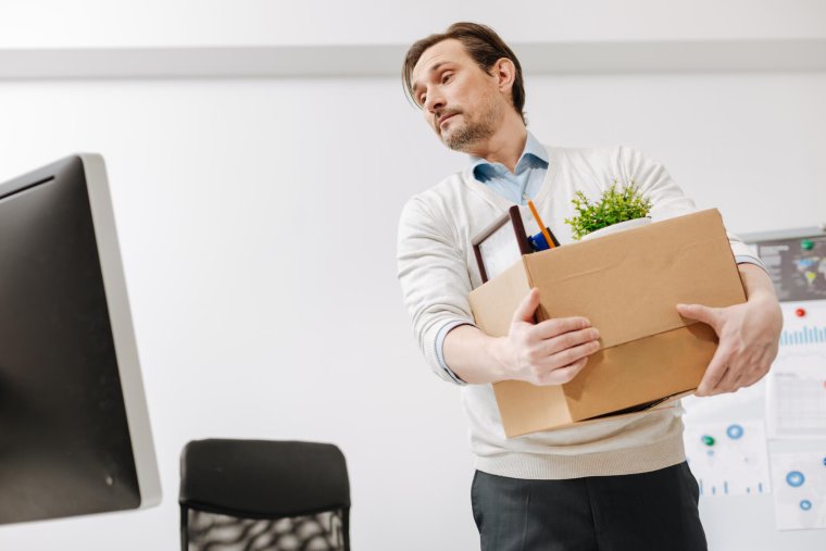 Работодатель уволил