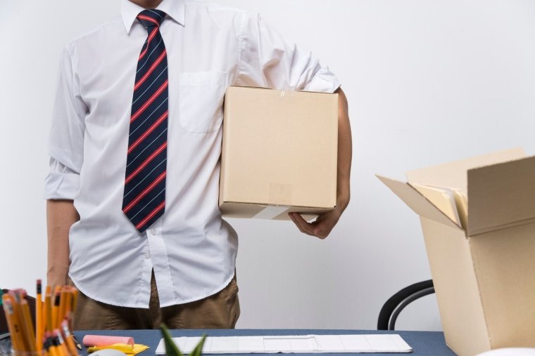 Человек увольняется