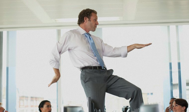 Танцы на работе