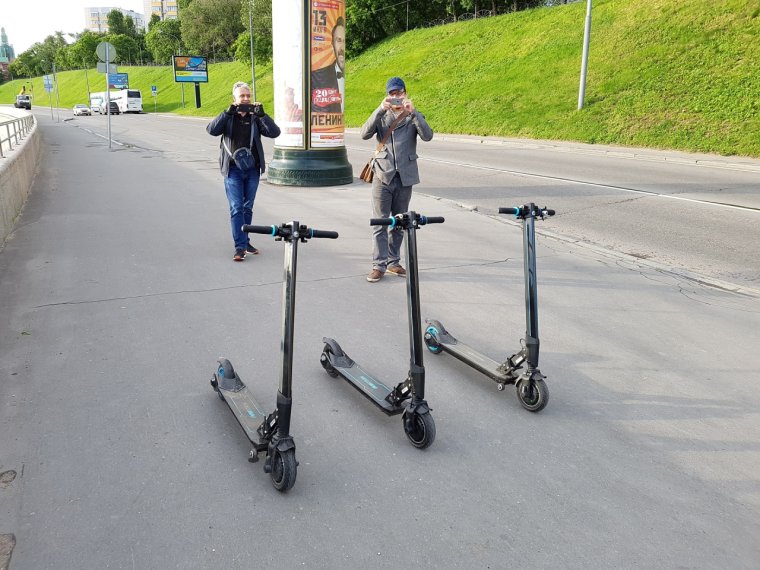 Электросамокат курьер