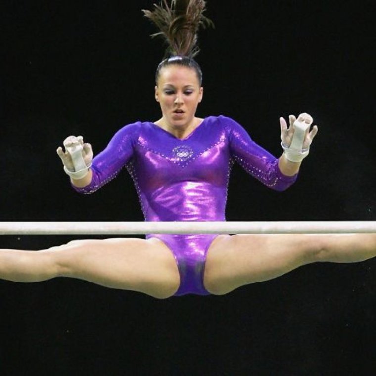 Художественная гимнастика женщины