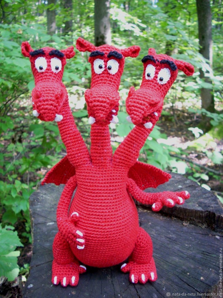 Змей Горыныч трехголовый дракон