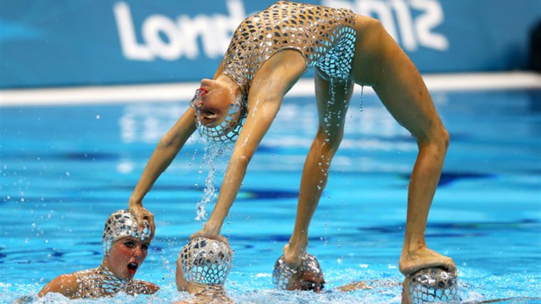 Синхронное плавание попы