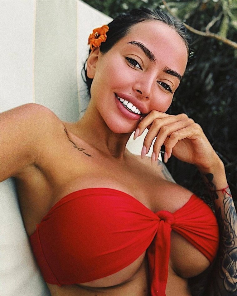 Веселая грудь