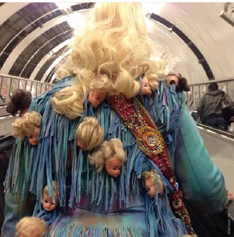 Странные Наряды в метро