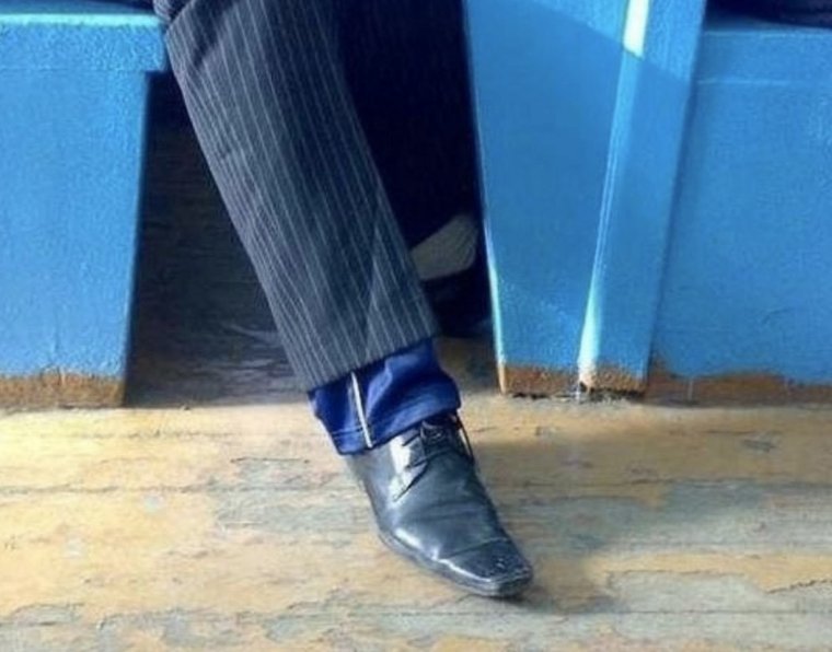 Спортивные штаны и туфли