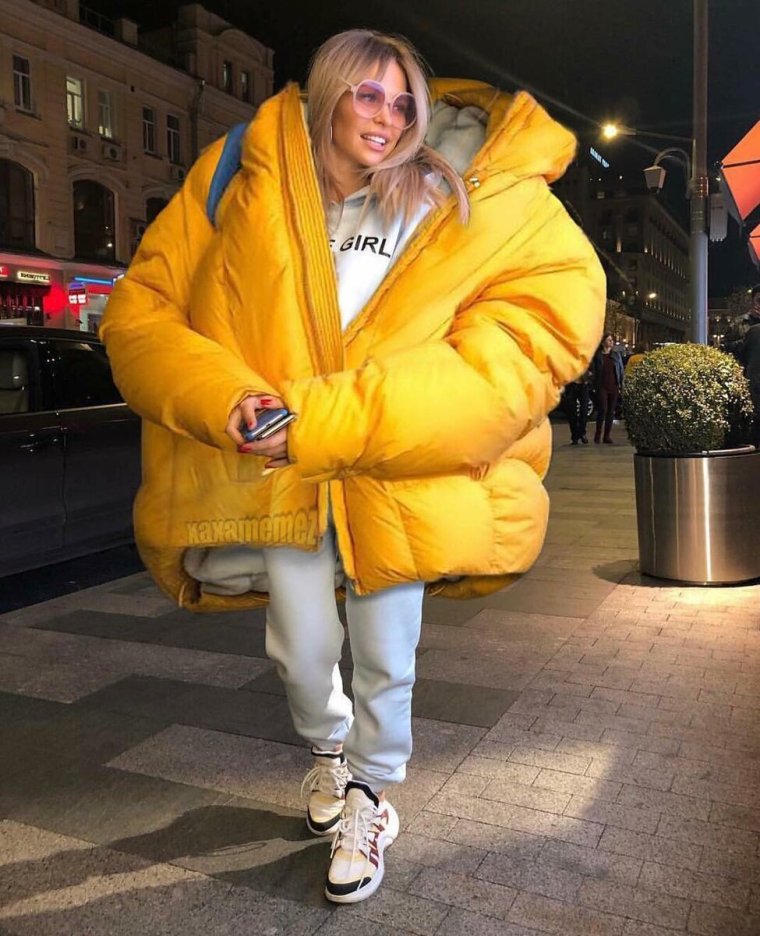 Анна Хилькевич в пуховике