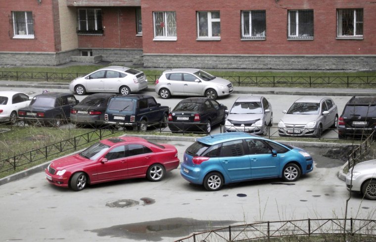 Занял место на парковке